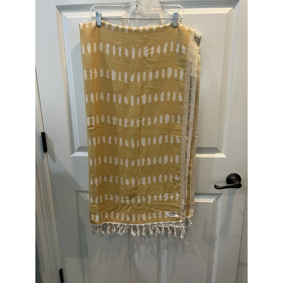 Teemax Other - Authentic Turkish peshtemal towel/throw from the brand Teema Towel 63x36"